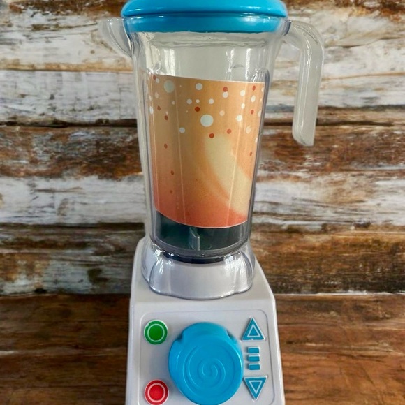Melissa & Doug Smoothie Maker, Working Pretend Play Blender Set with Toy Food. - Picture 7 of 11